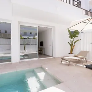 https://bossa-bay-suites-with-private-pool-mc-apartments-ibiza.ibizaislandhotels.net