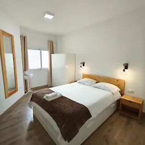 https://precioso-apartamento-junto-al-casco-histrico.hotelsinnerja.org